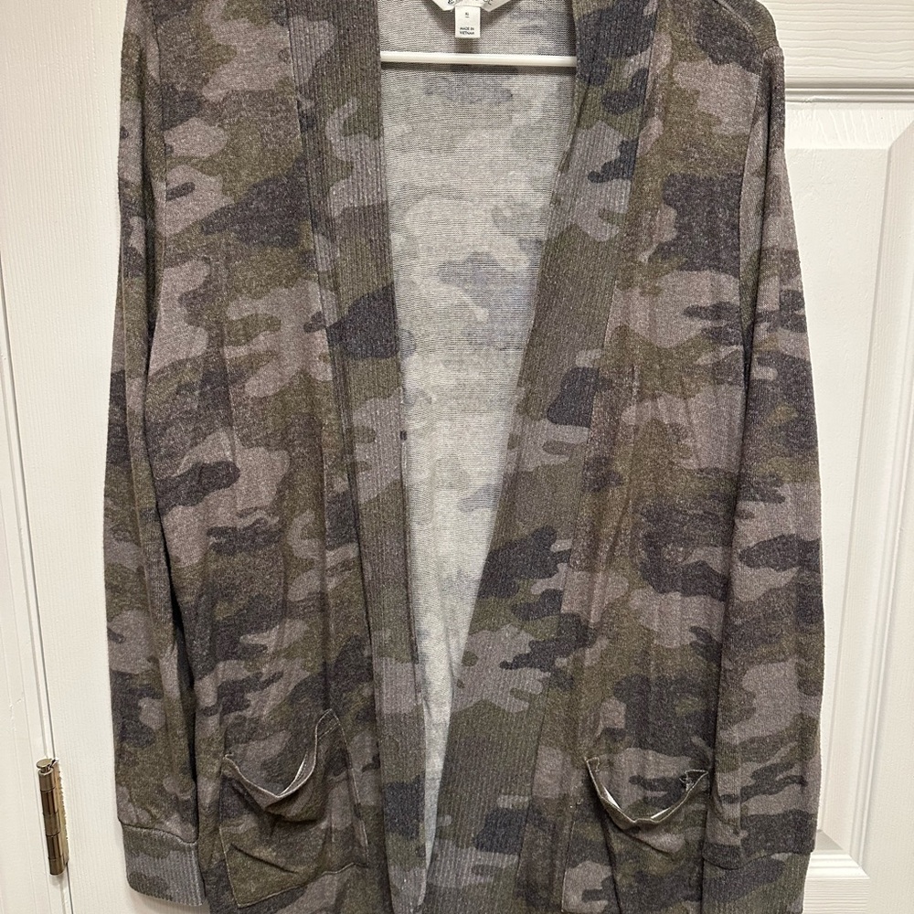 Market & Spruce Camo Cardigan